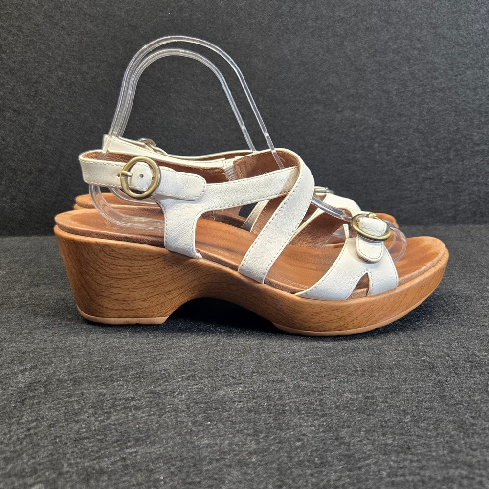 Dansko Wedge Sandals EU 40 US 9.5 White Leather Strappy Woodgrain Buckle Comfort